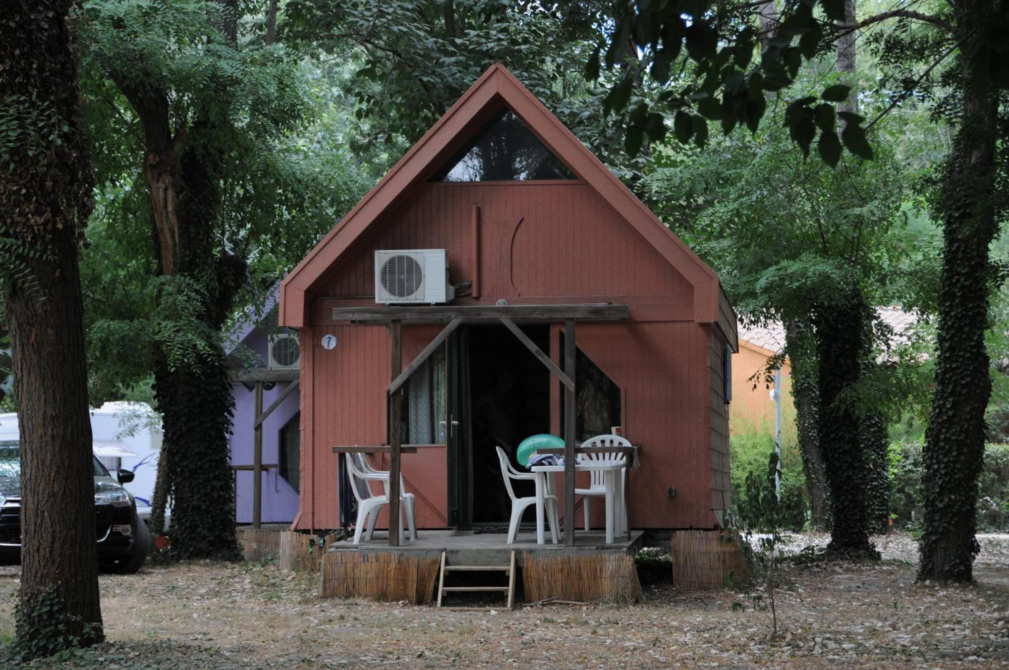 Camping Paradis Bellerive Montfrin Exterior foto